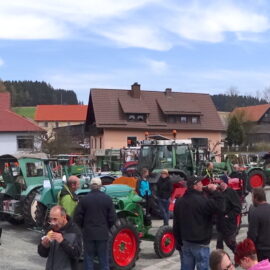 Kornbacher Maifeier wieder mit Traktortreffen