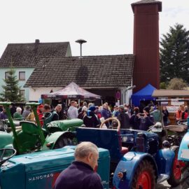75 Dieselrösser beim Maifest in Kornbach